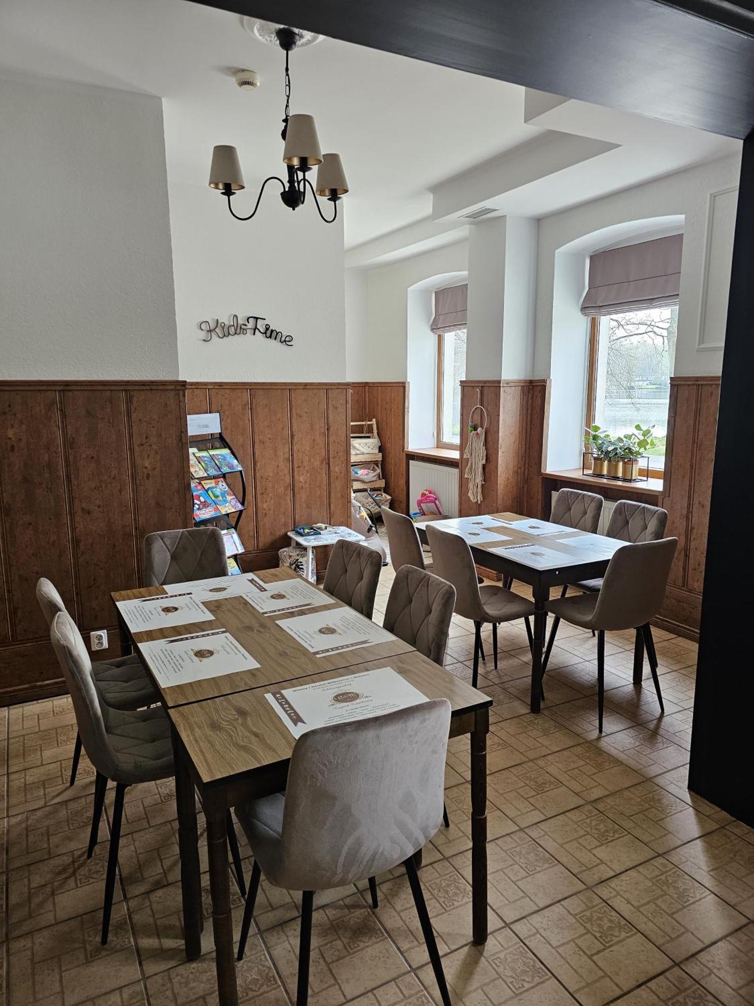 Zajazd Zamkowy - Schlossgasthof Кронк Екстер'єр фото